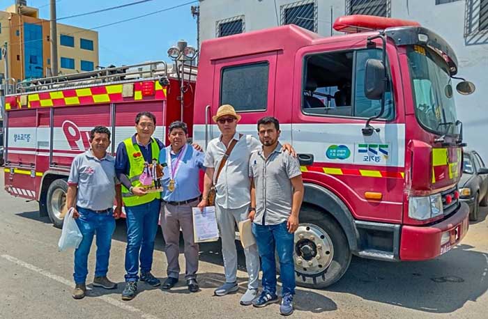 Cisterna contra incendios no ingresó a taller de mecánica 